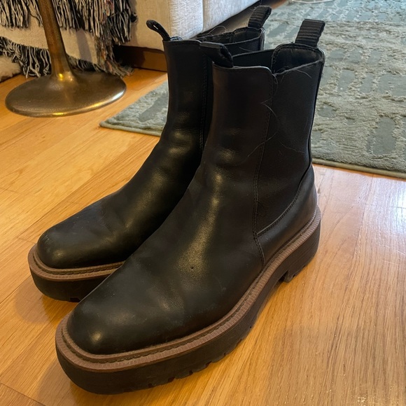 Sam Edelman Laguna Chelsea Boot - Picture 4 of 7